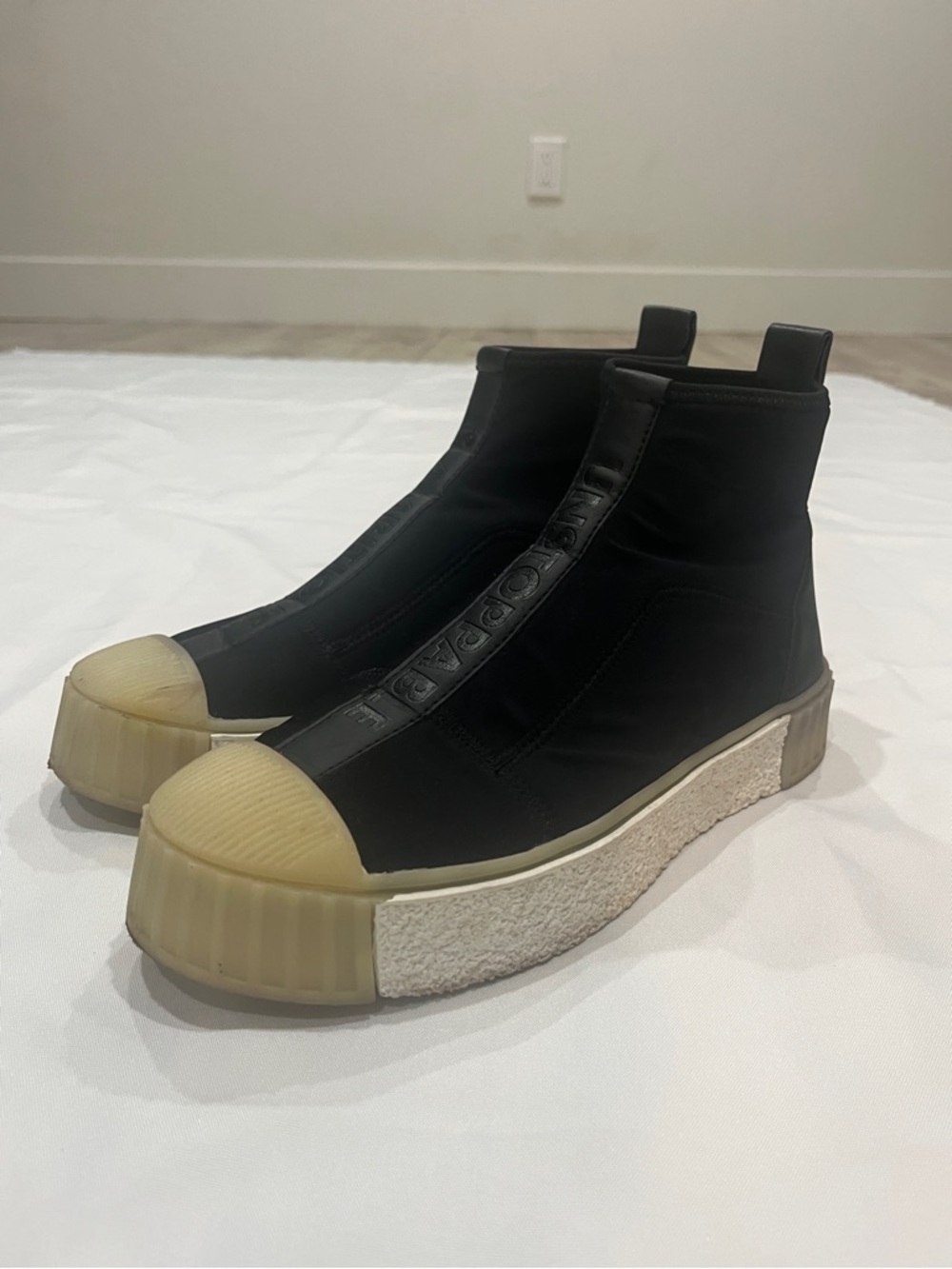Zara Black High-Top Slip-On Sneakers with Cream Toe